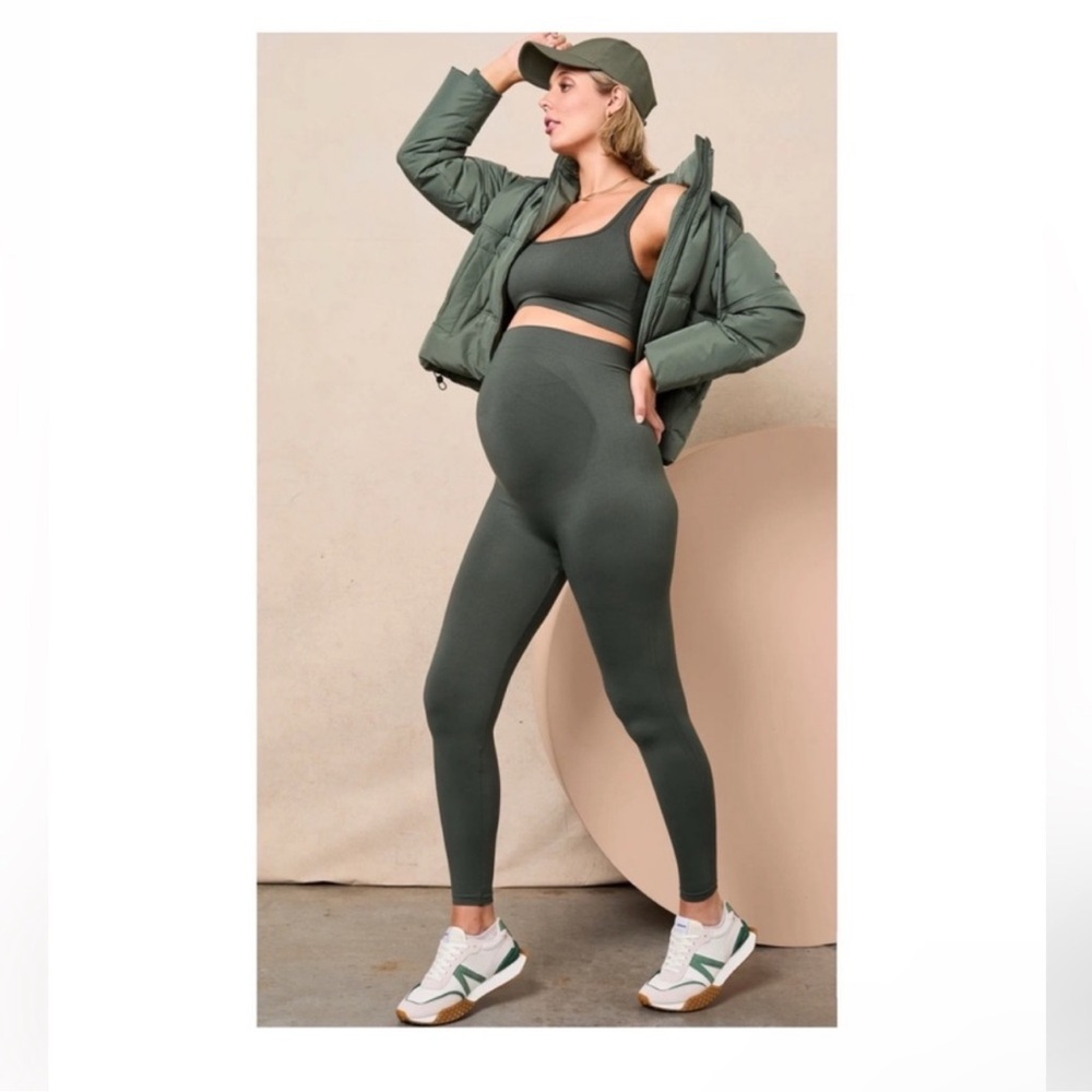 BLANQI Green Seamless Maternity Leggings - Picture 2 of 5